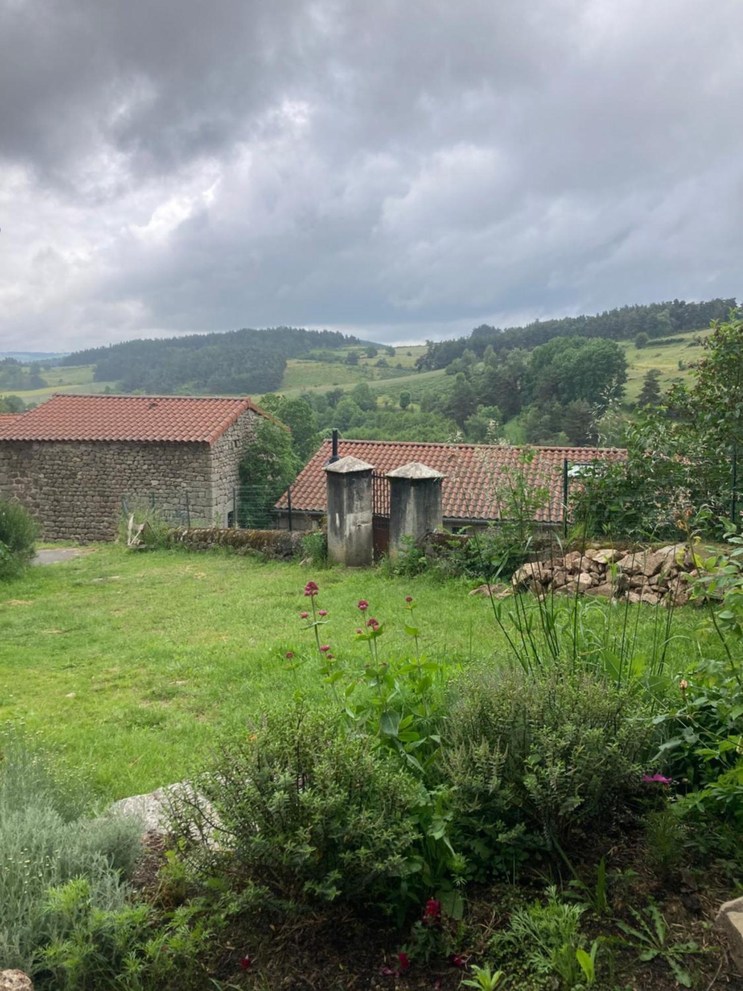 Chambres Et Tables D'Hotes - Les Ateliers De Pontajou - Pelerin Navette Gratuite A Saugues Venteuges Dış mekan fotoğraf